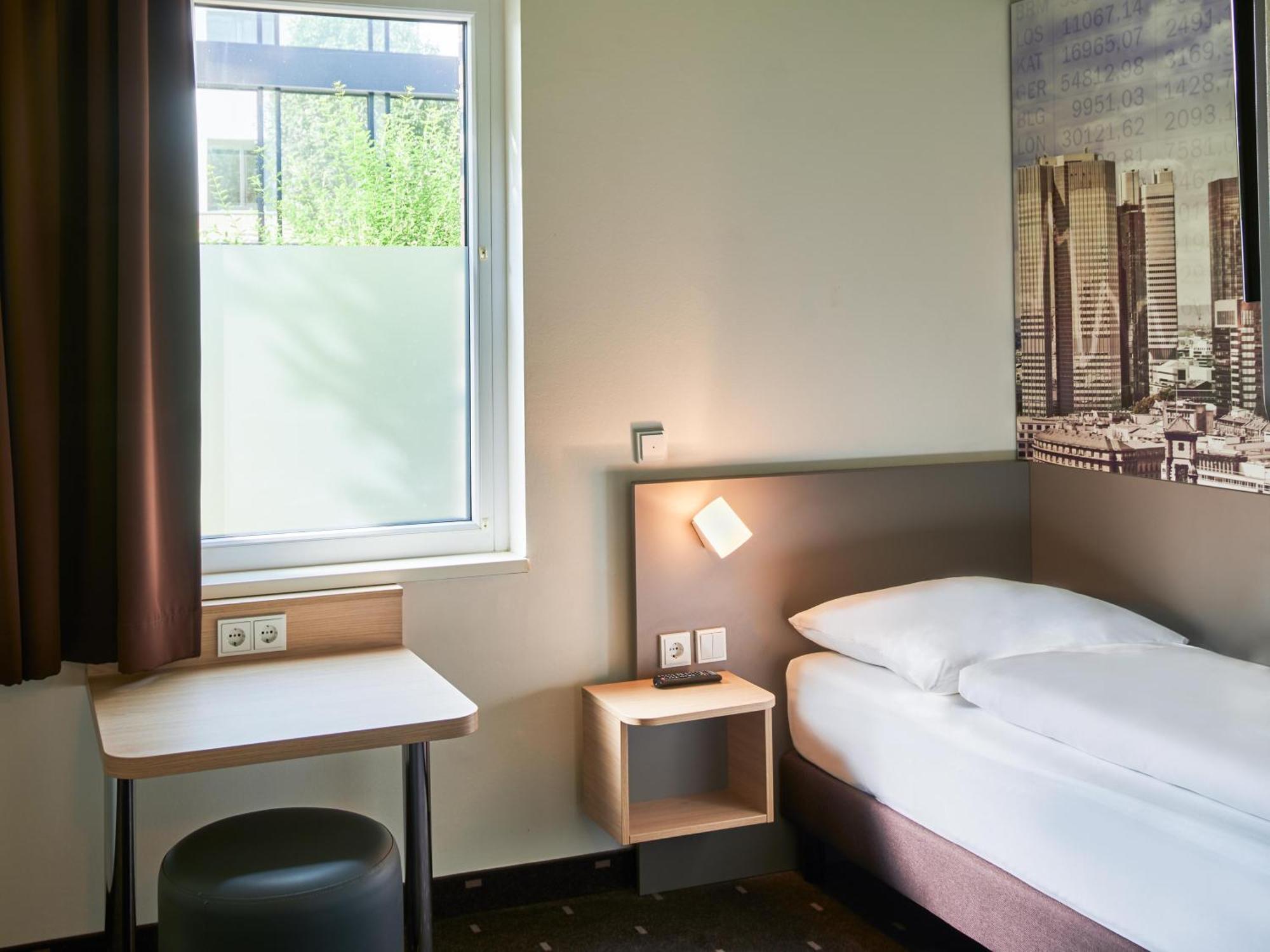 B&B Hotel Frankfurt-West Ешборн Екстер'єр фото