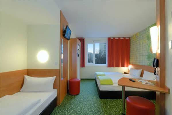 B&B Hotel Frankfurt-West Ешборн Екстер'єр фото